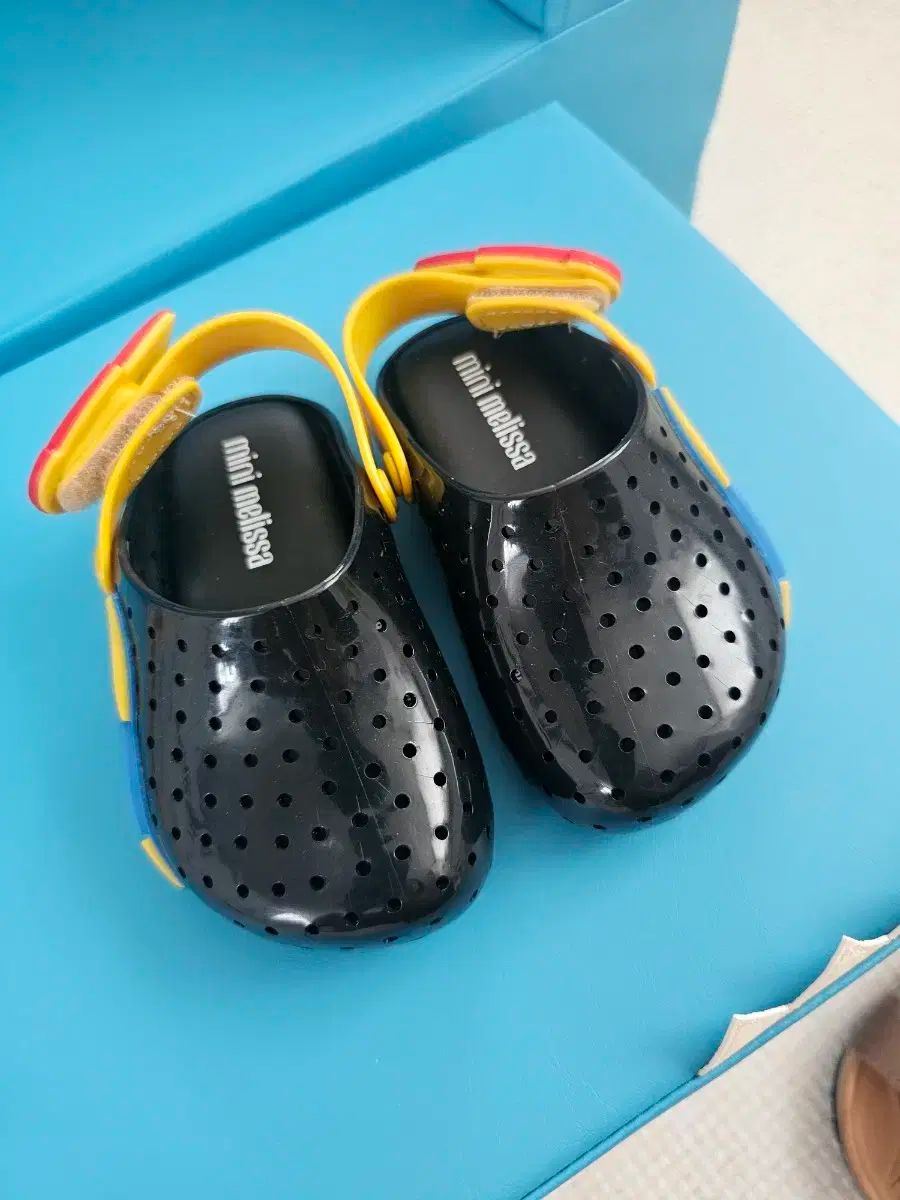 mini melissa(ミニメリッサ) 黒 サンダル 離乳する トゥイーン 靴