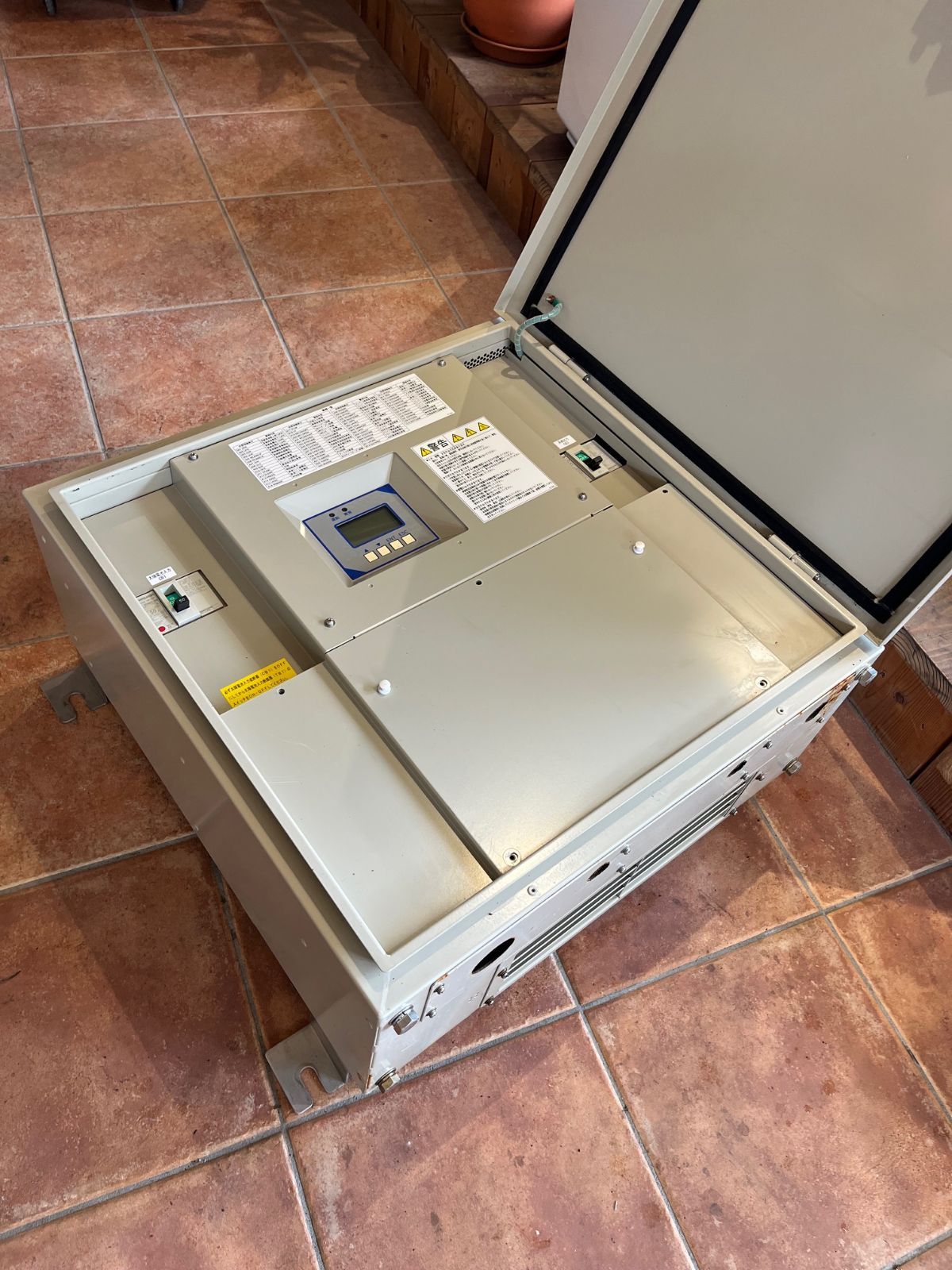 新電元パワーコンディショナーPVS010T200