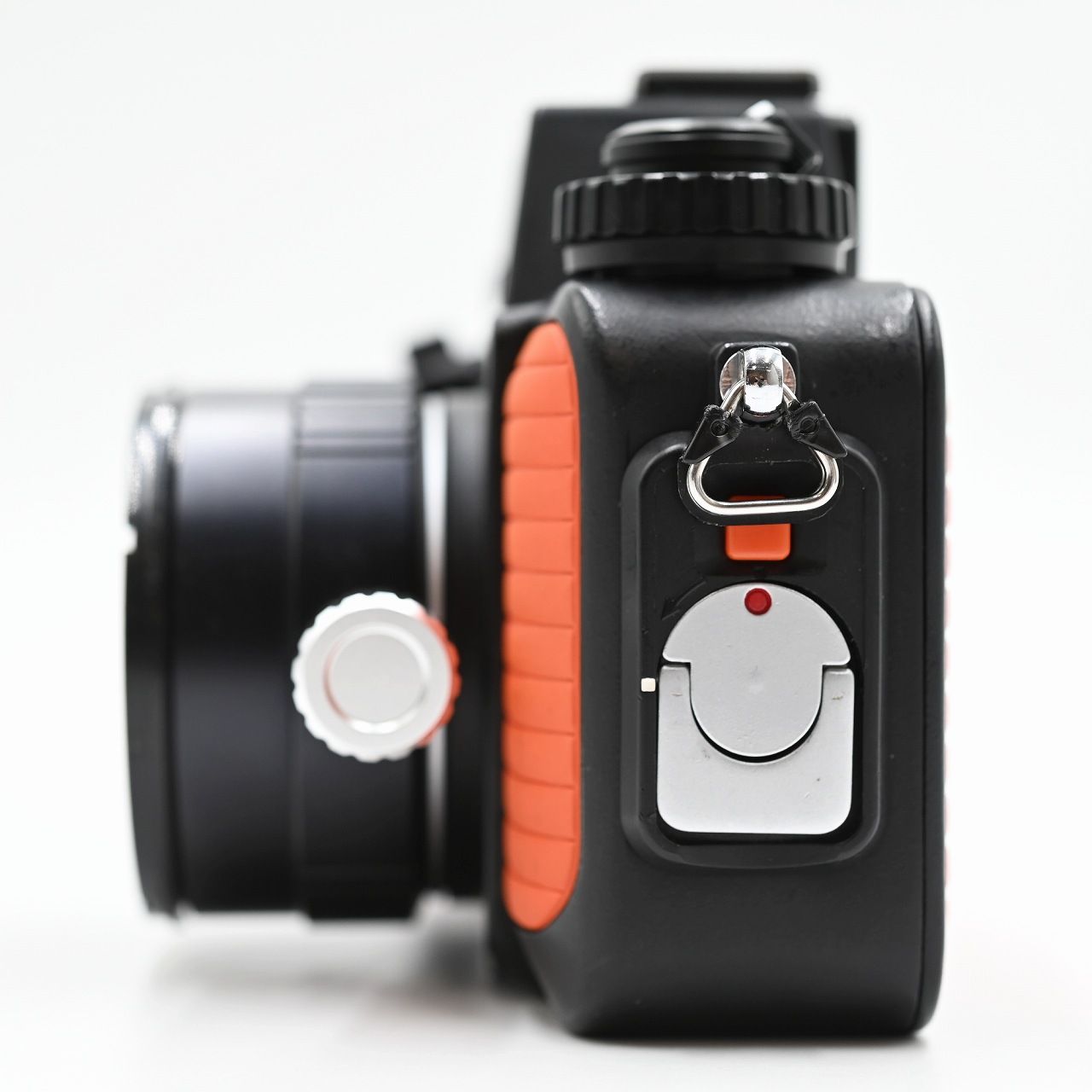 NIKONOS-V フィルムカメラ Nikon NIKONOS-V フィルムカメラ オレンジ