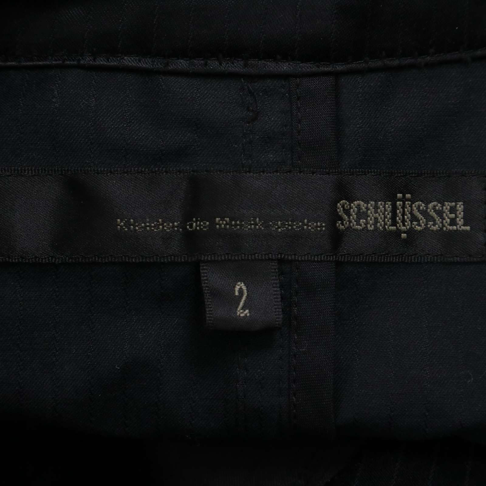 【美品】SCHLUSSEL シュリセル トレンチコート サイズ2（S相当） 光沢 SCHLUSSEL シュリセル トレンチコート 2 ベルテッド - メルカリ