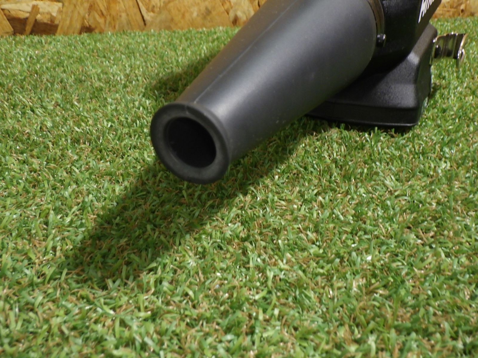 吹き飛ばし清掃に HiKOKI ハイコーキ 36V 充電式 ブロワ ストロングブラック 小型 軽量 低騒音 風量3段切替 RB36DB 品