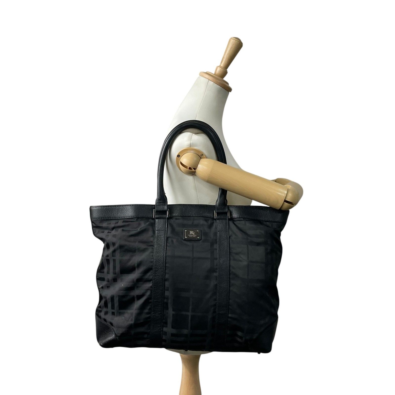 Burberry Black Labelブラックナイロンビジネストートバッグ 極美品 BURBERRY A4 大容量 バーバリー ブラックレーベル ノバチェック