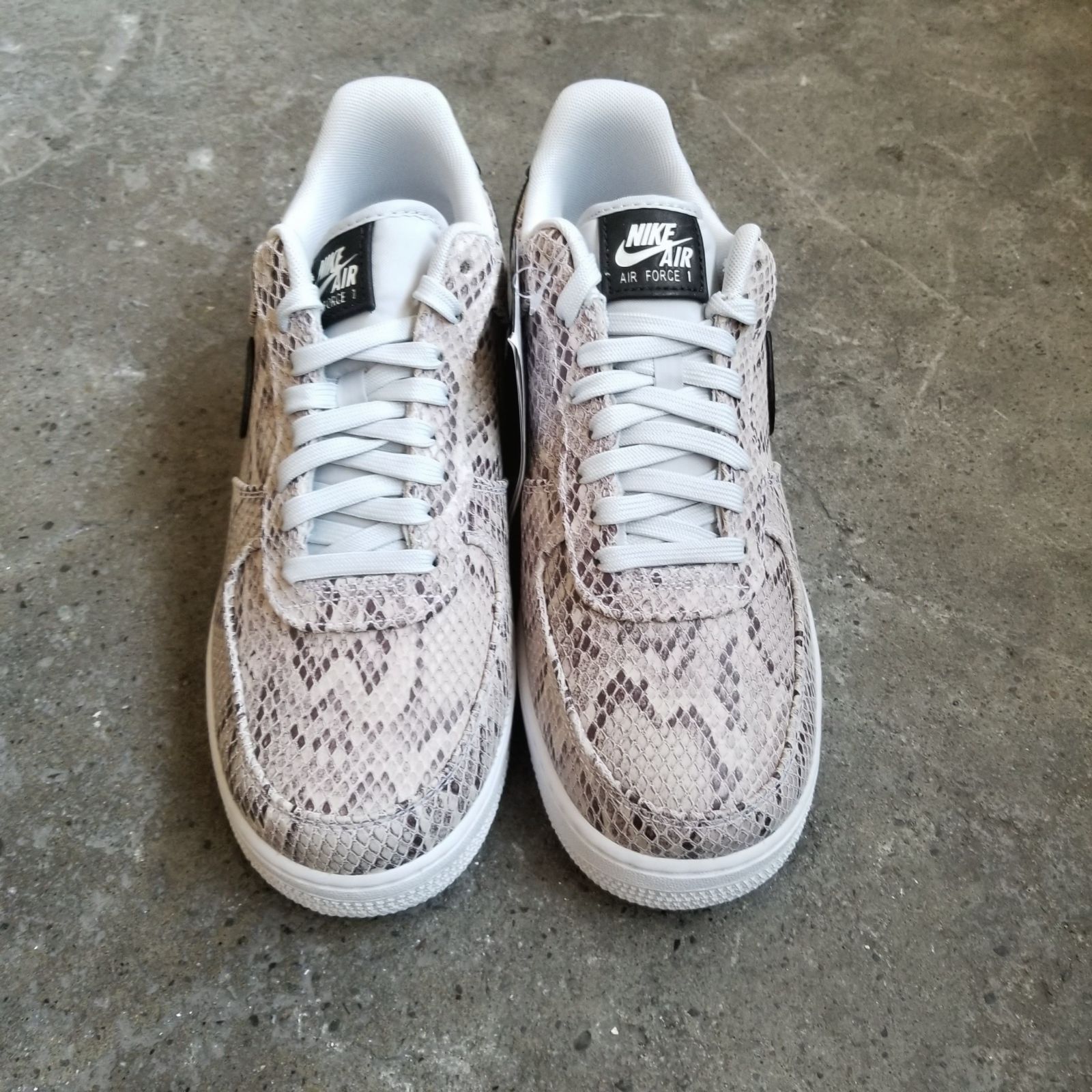 NIKE AIR FORCE 1 