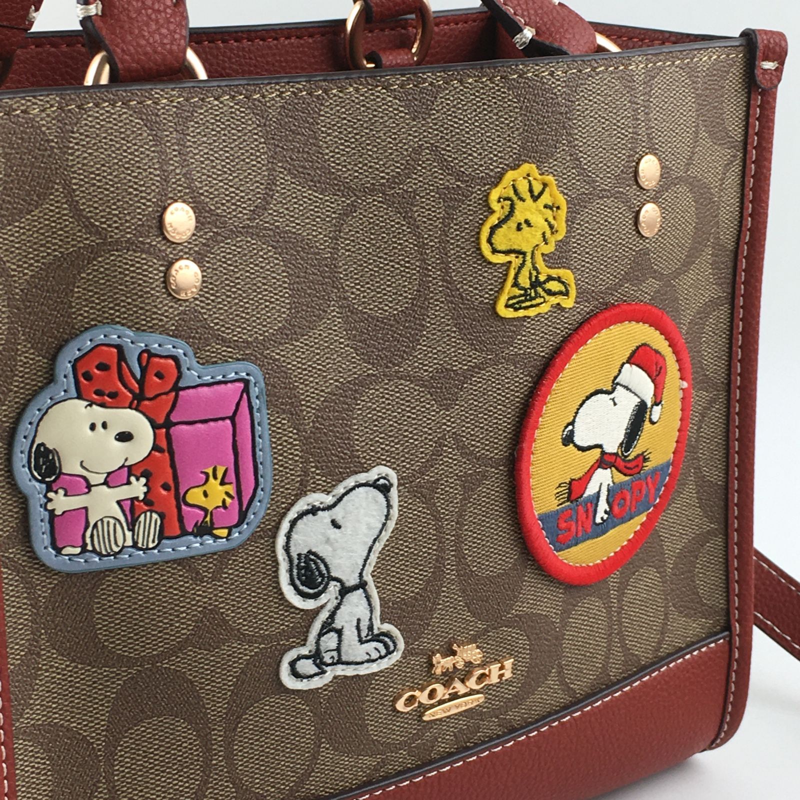 コーチ COACH スヌーピー × PEANUTS デンプシー トート 22 シグネチャー ハンドバッグ ショルダーバッグ CE851