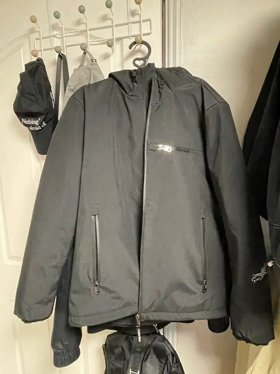 【雷市場（ポンジャン）商品韓国直送】 Calvin Klein(カルバ・ンクライン) ダウンジャケット m ランディングショット付属