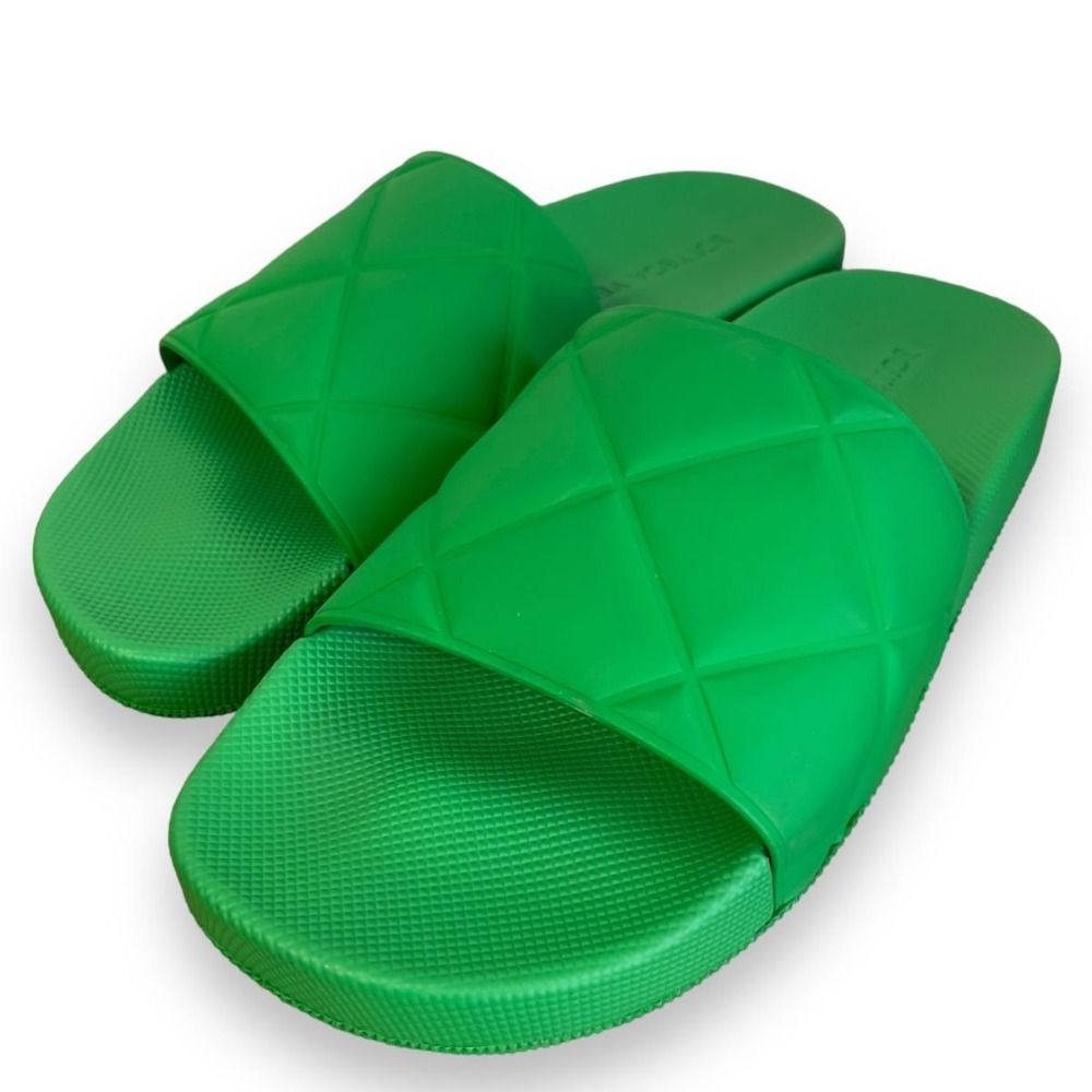 未使用 BOTTEGA VENETA ボッテガヴェネタ Slider Quilted Rubber Pool 