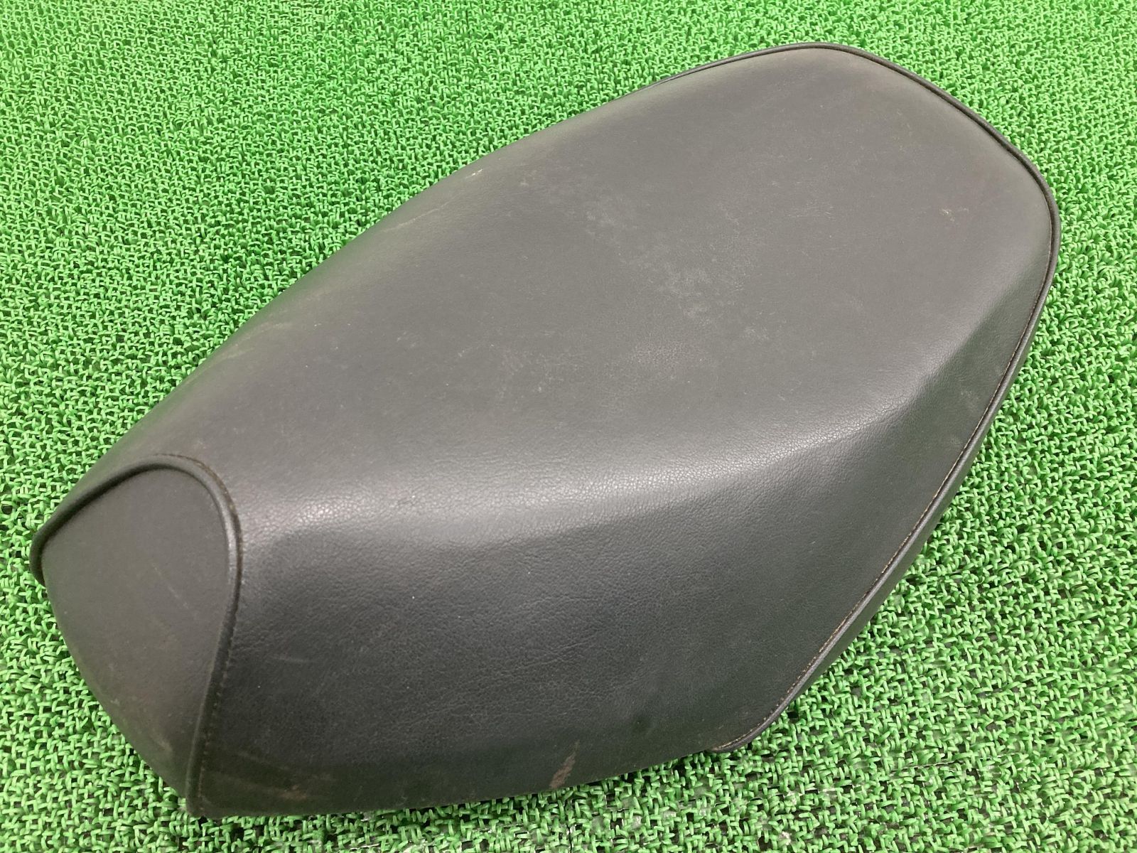 タクト シート ホンダ 純正 中古 バイク 部品 AF24 TACT 修復素材や張り替えベースに 品薄 希少品 車検 Genuine