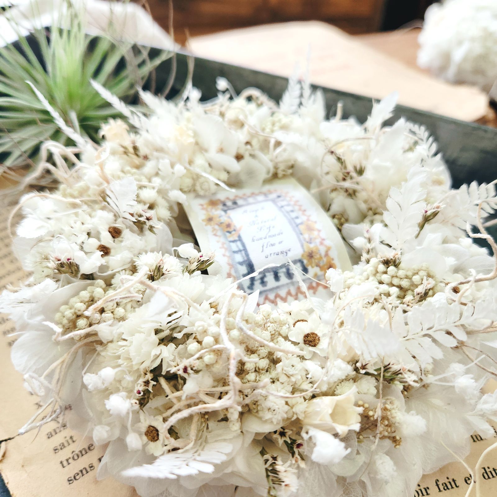 ドライフラワーリース　紫陽花と白い花 白い小花の紫陽花リースドライフラワーリース