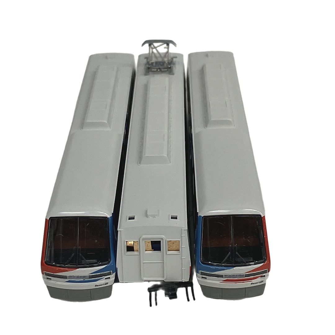 KATO 10-150 伊豆急2100系　リゾート21 Amazon.co.jp: KATO カトー 10-150 伊豆急行 2100系 リゾート21 7両