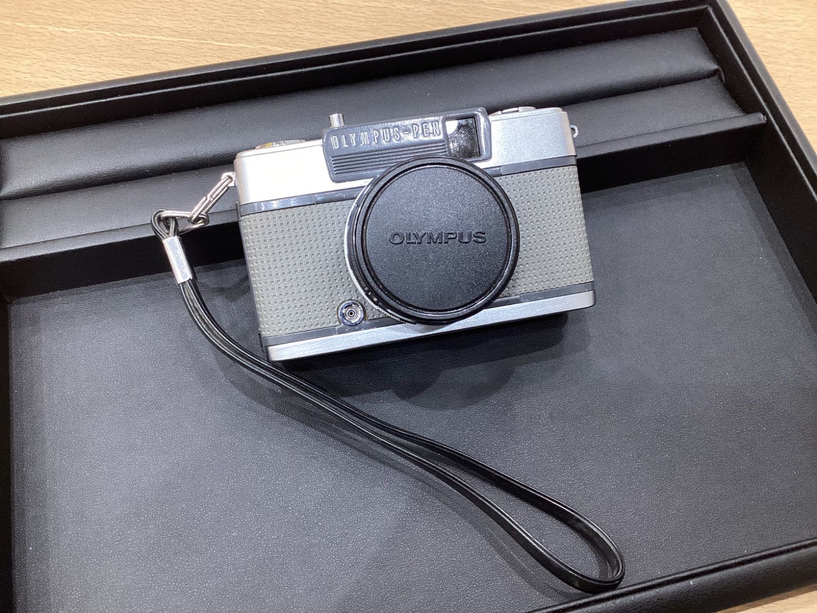 【完動品！！】Olympus Pen-EE S　柄　フィルムカメラ 限定カラーカメラ 特典同色リングカバー付 OLYMPUS PEN-EE S