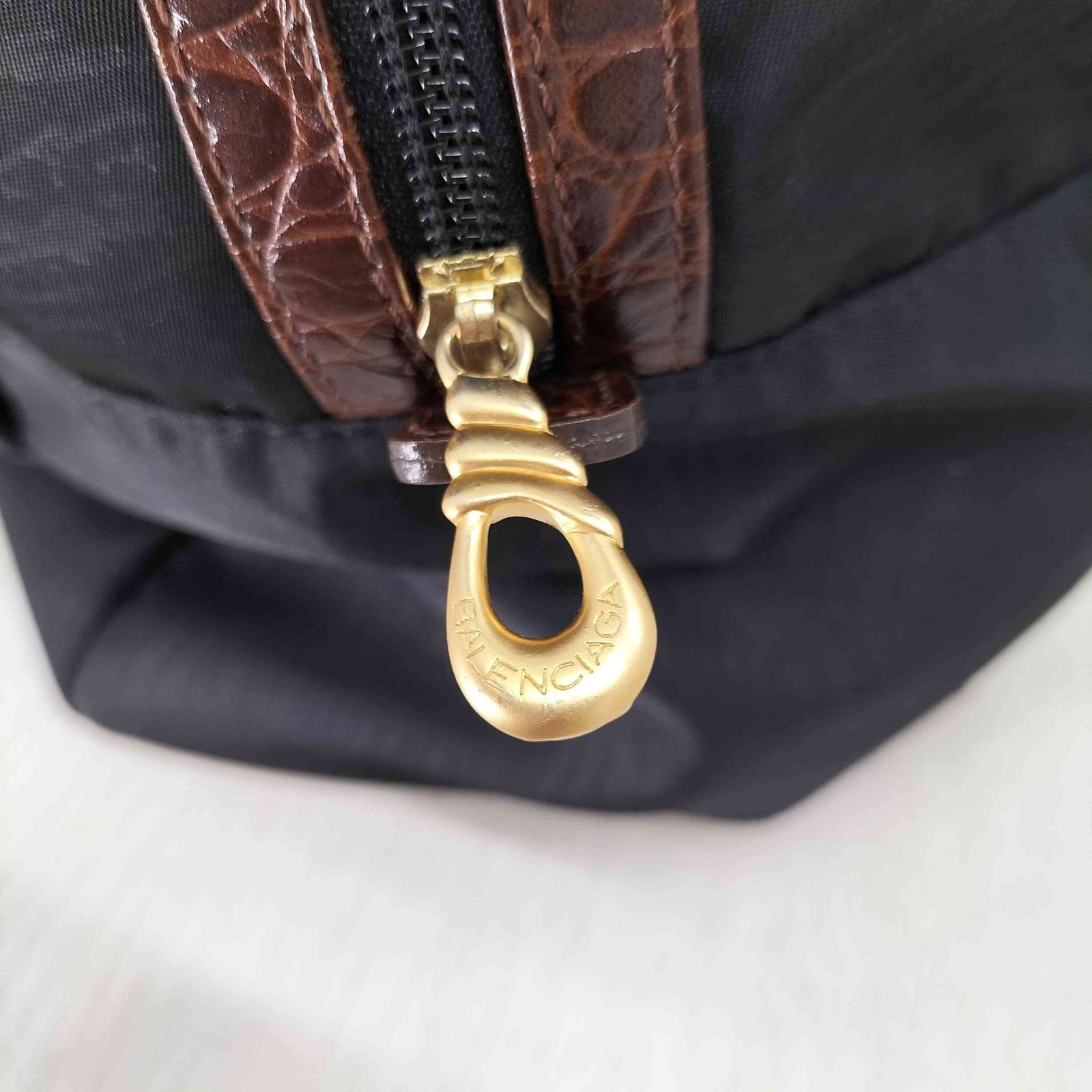 バレンシアガ BALENCIAGA フロントロゴ刺繍ボストンバッグ