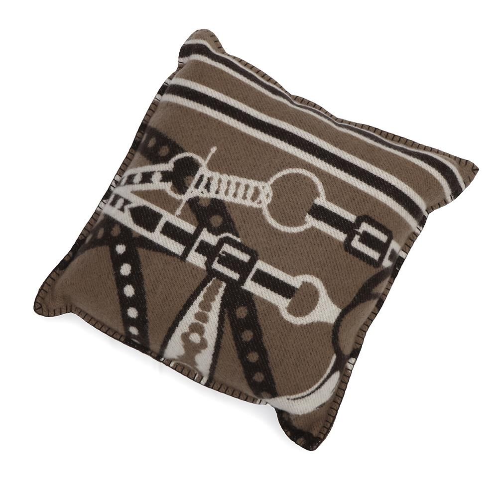 エルメスクッショングラントゥララ