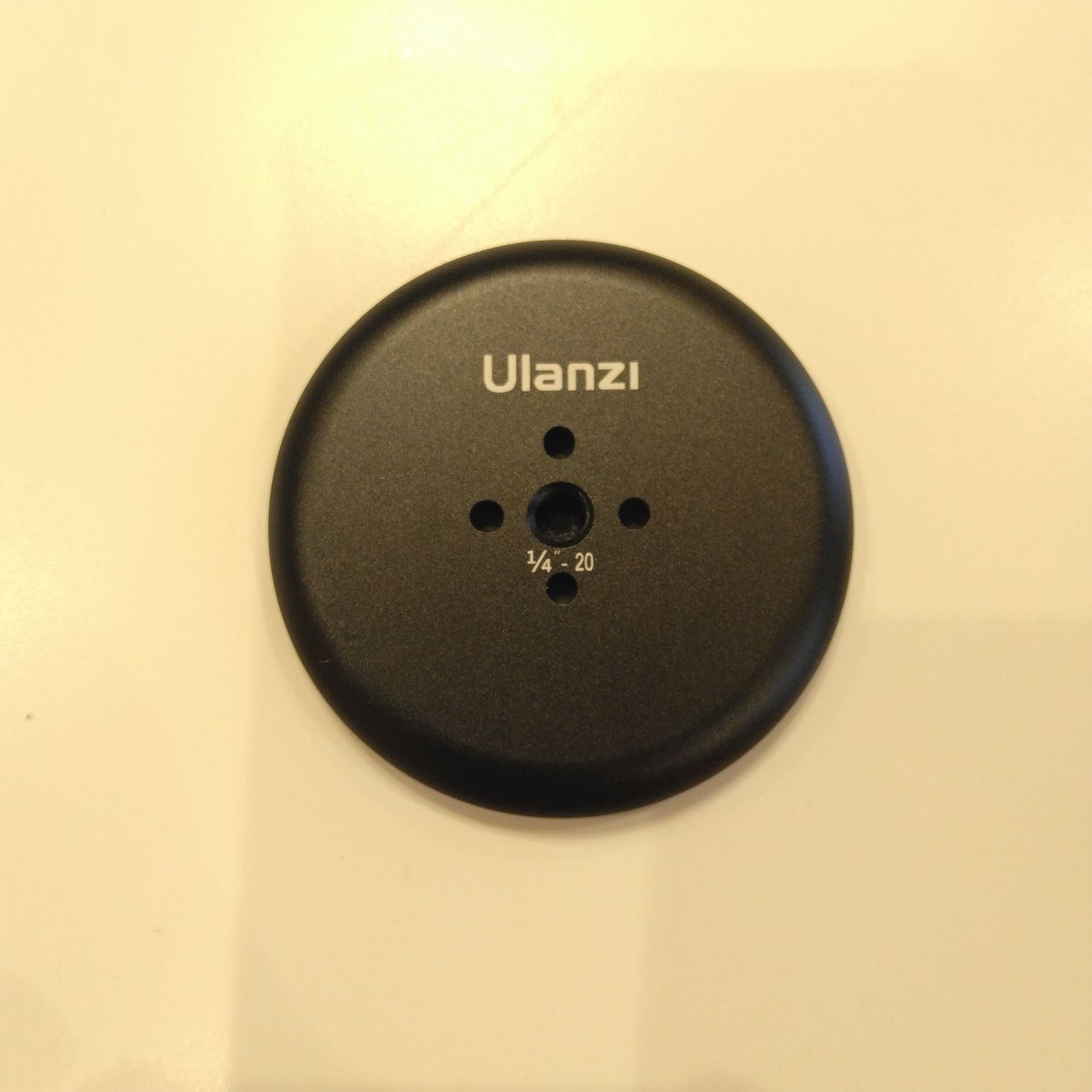 人気️ ULANZI MagSafe用 軽量 コンパクト 磁気 三脚アダプター | Ulanzi スマホ 三脚 MagSafe用 自撮り棒 スマホホルダー 磁気