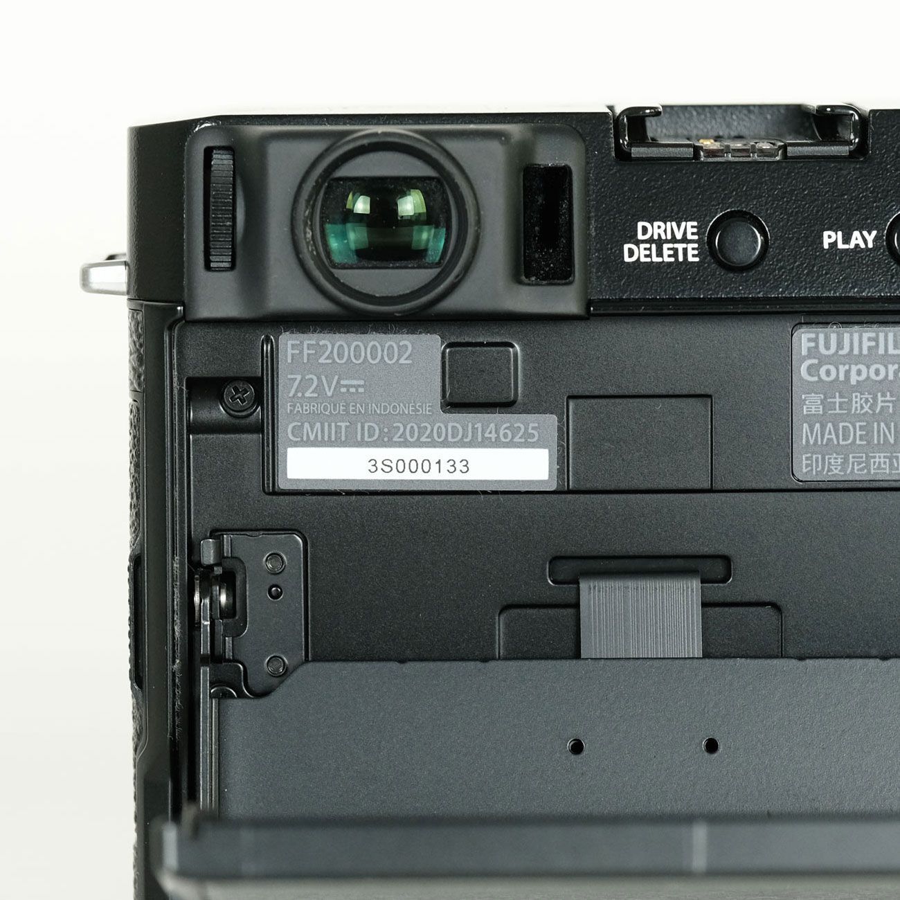 美品FUJIFILM X-E4 【シャッター800回未満】サムレスト付き 美品FUJIFILM X-E4 【シャッター800回未満】サムレスト付き