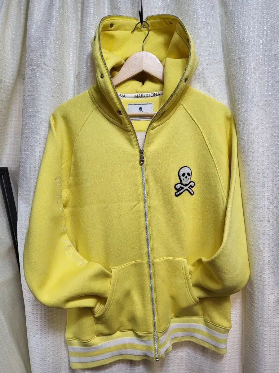 MARK - LONA マークアンドロナ イェロー フード ジップアップ