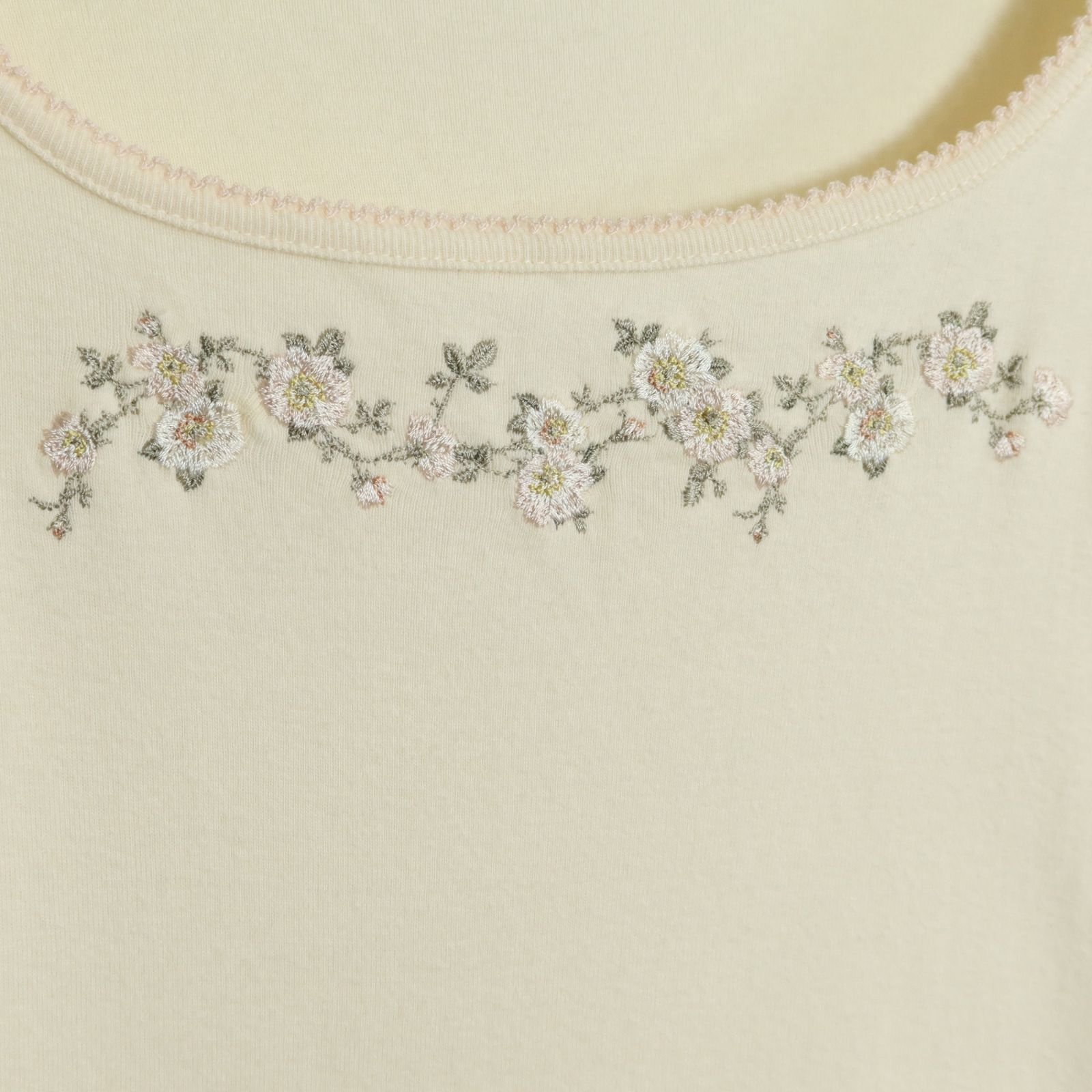 ピンクハウス☆カットソー サイズM クリーム色系 お花の刺繍 
