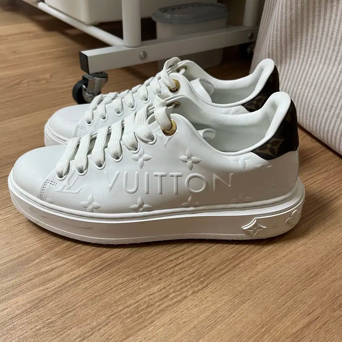 Louis Vuitton ルイヴィトン タイムアウト スニーカーズ 白 235