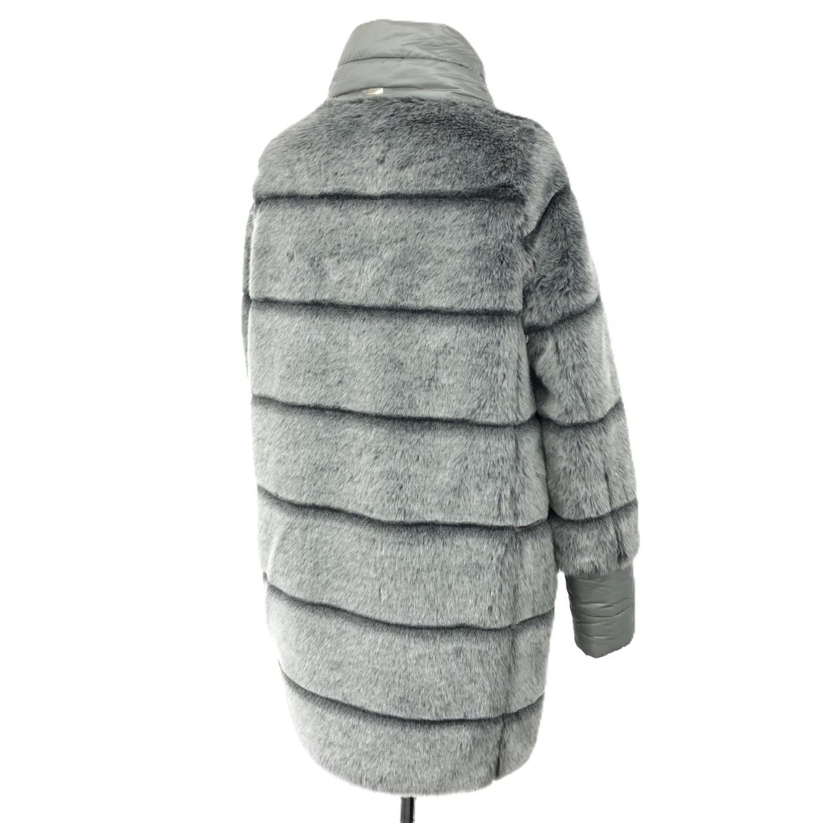 良好 HERNO ヘルノ  エコファーダウンコート キッズサイズ:14A  グレー  レディース ファー　240001100290 良好 HERNO ヘルノ エコファーダウンコート キッズサイズ:14A グレー