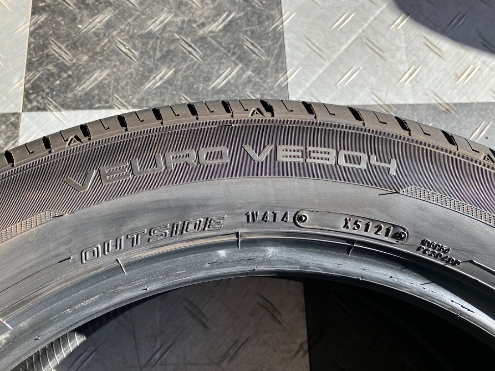中古　ダンロップ　ビューロ　225/45R19 送料込み］DUNLOP VEURO VE304 ダンロップ ビューロ VE304 225