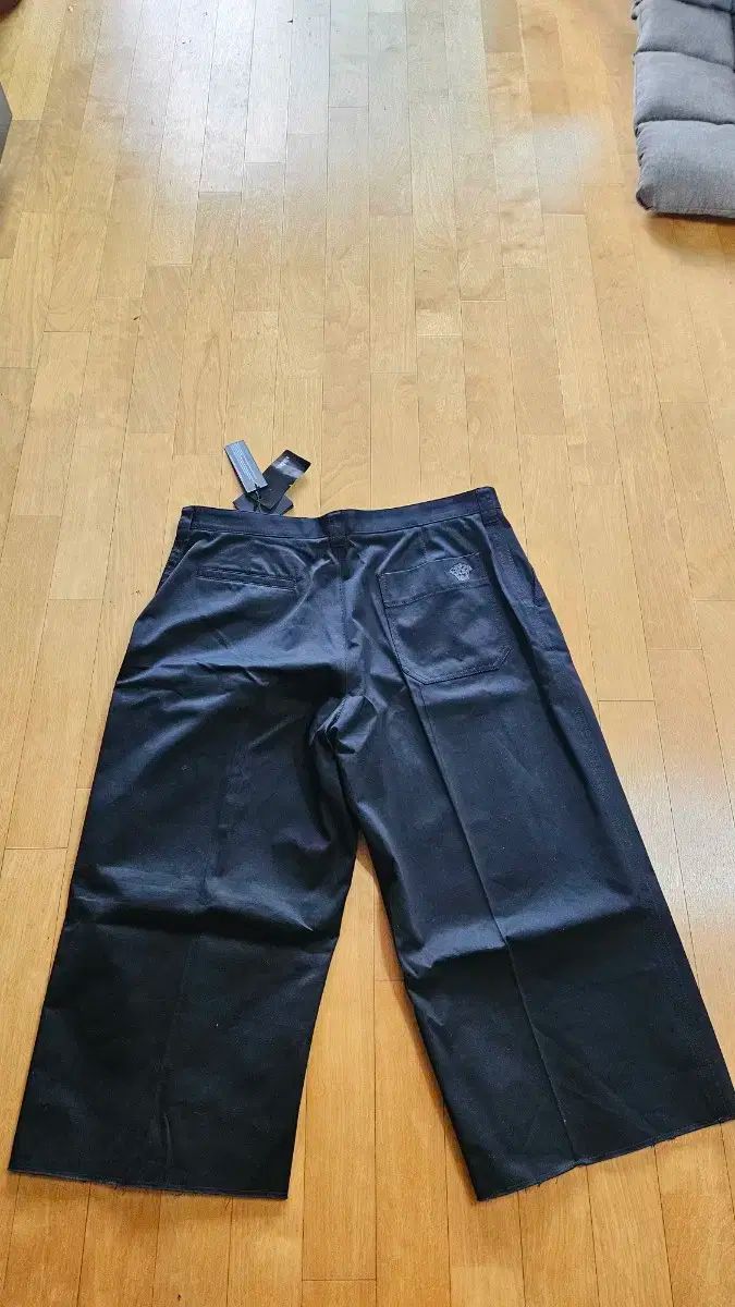 ヴェルサーチ　シルクショートパンツブラックラベル バロッコシルク ショートパンツ ブラック,プリント | VERSACE JP
