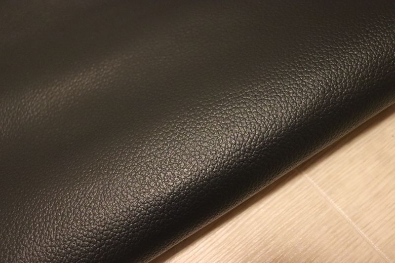 ネイビー 220ds クロム革 牛革 国産 レザー 顔料仕上げ はぎれ 一枚革 レザークラフト 革 皮 本革 diy 生地 材料