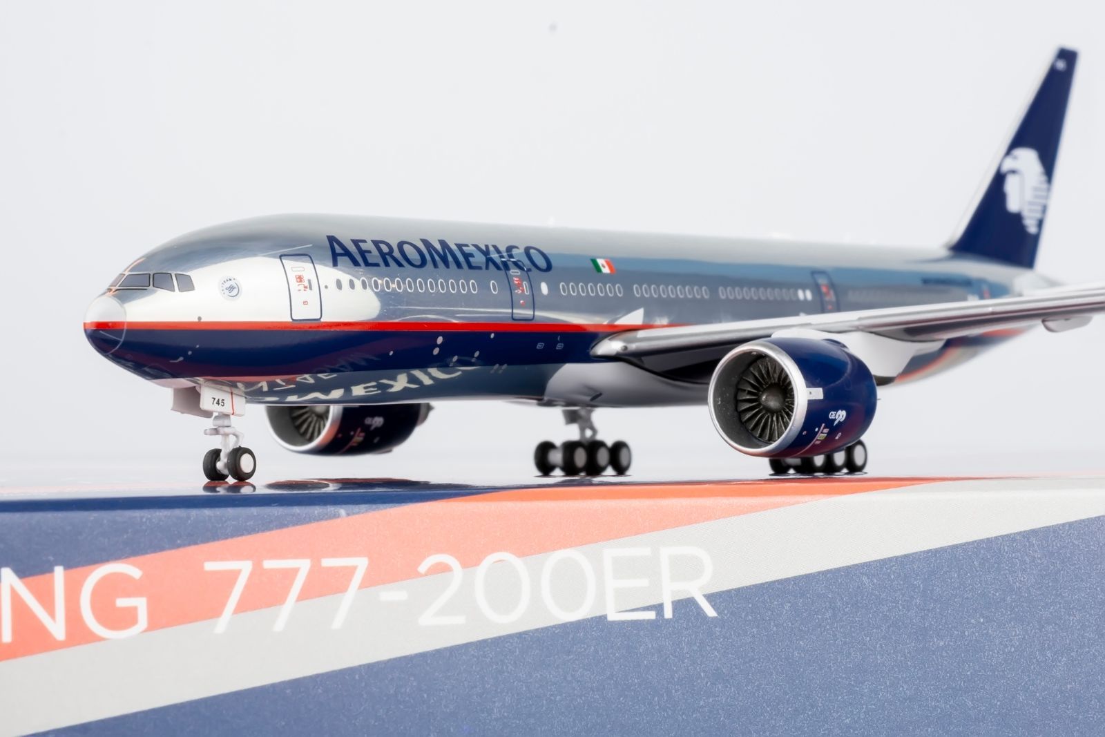 NGmodel アエロメヒコ航空 777-200ER N745AM 1/400 72020