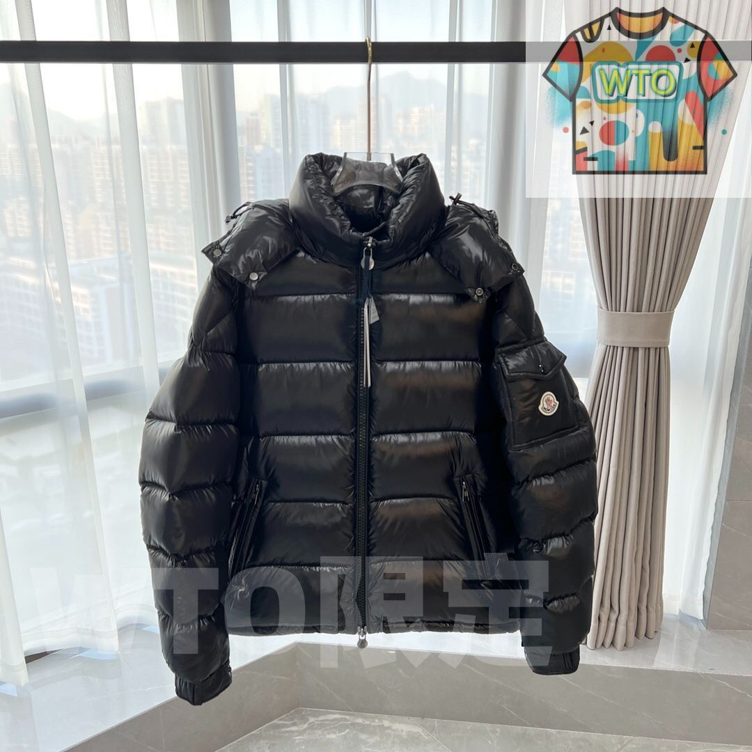 もも　新品未着用 MONCLER ブラック ダウンジャケット ブラック Douroショートダウンジャケット : ショートダウン