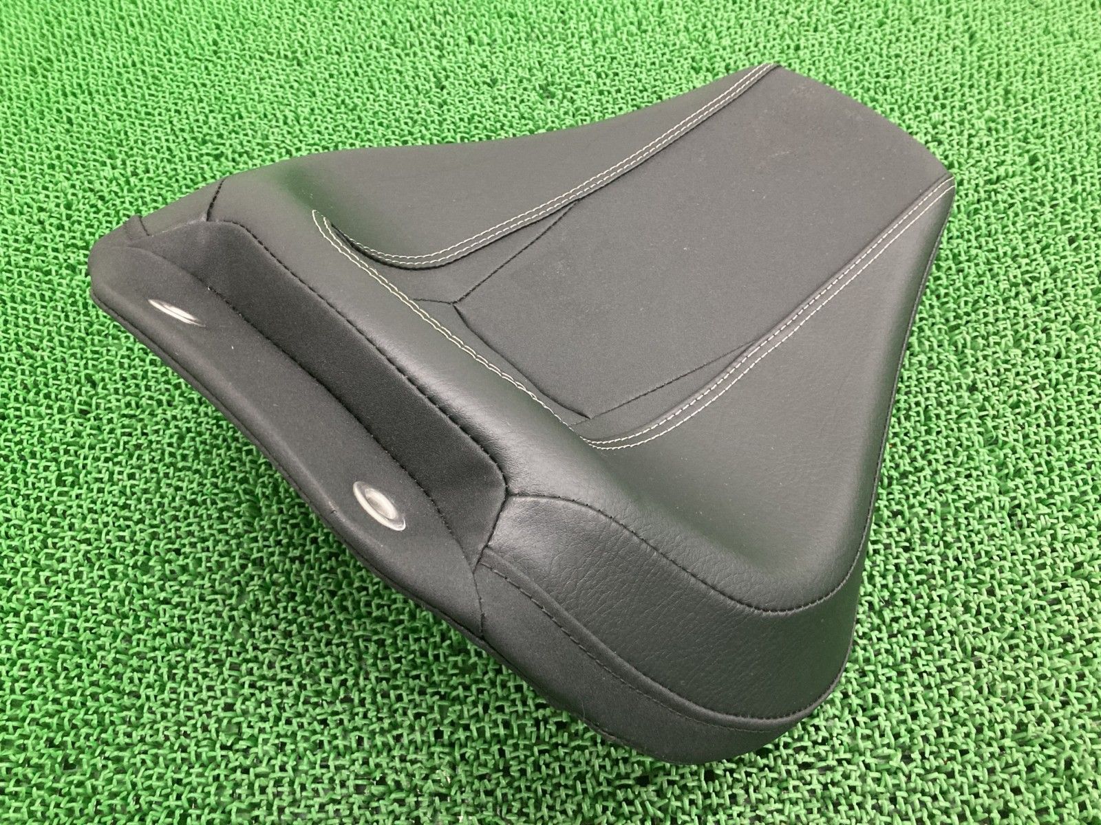 FXBRS1870 フロントシート 52000262L ハーレー 純正 ソフテイル