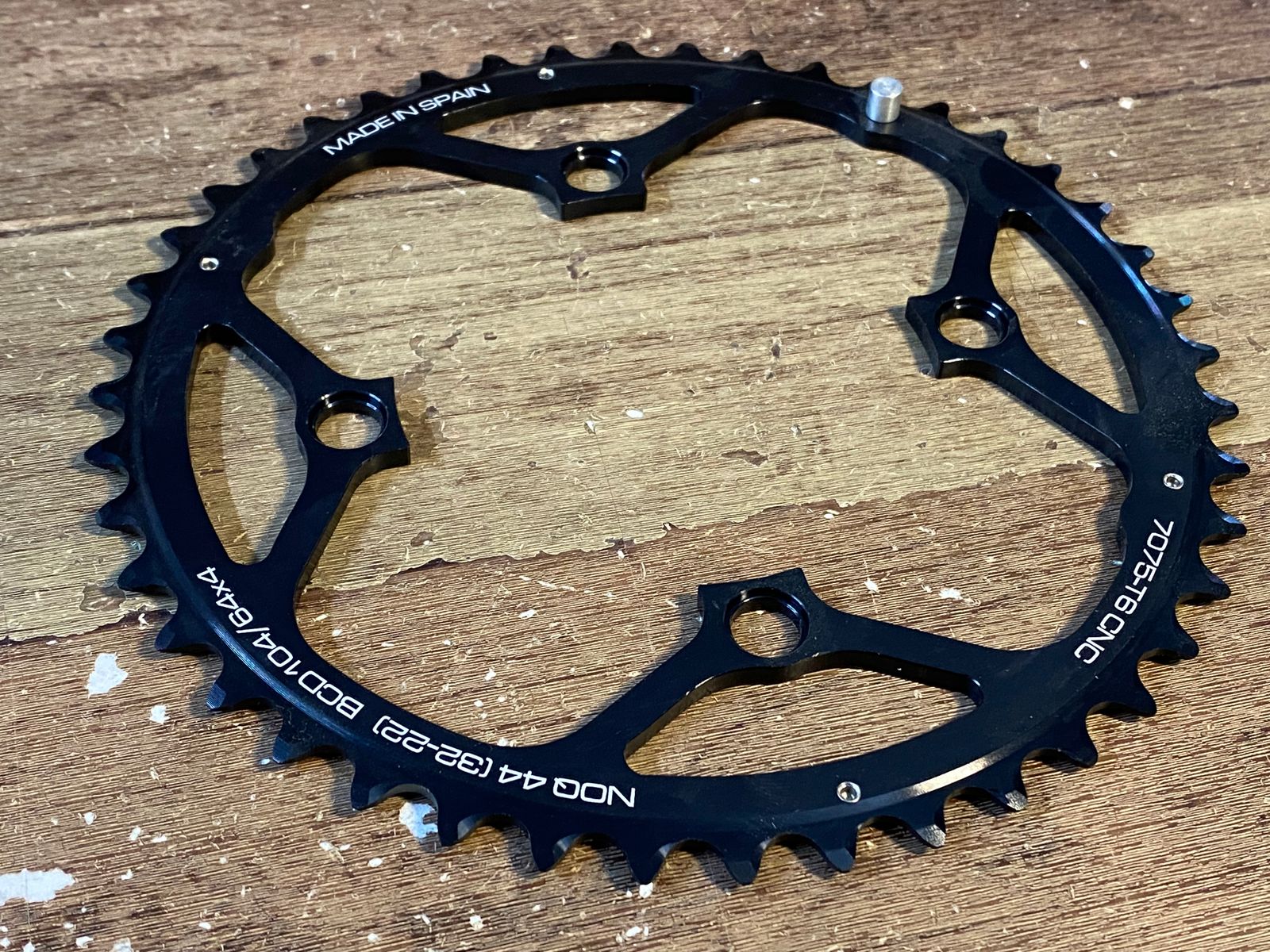 FY113ローターROTORQ-RING楕円チェーンリングPCD11044T黒インナー