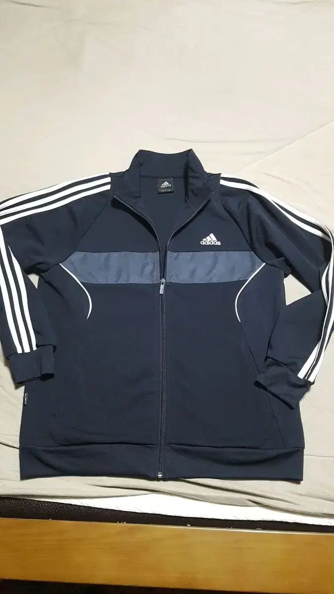 【雷市場（ポンジャン）商品韓国直送】 adidas(アディダス) ジャージ 100 胸 55 雑穀 69