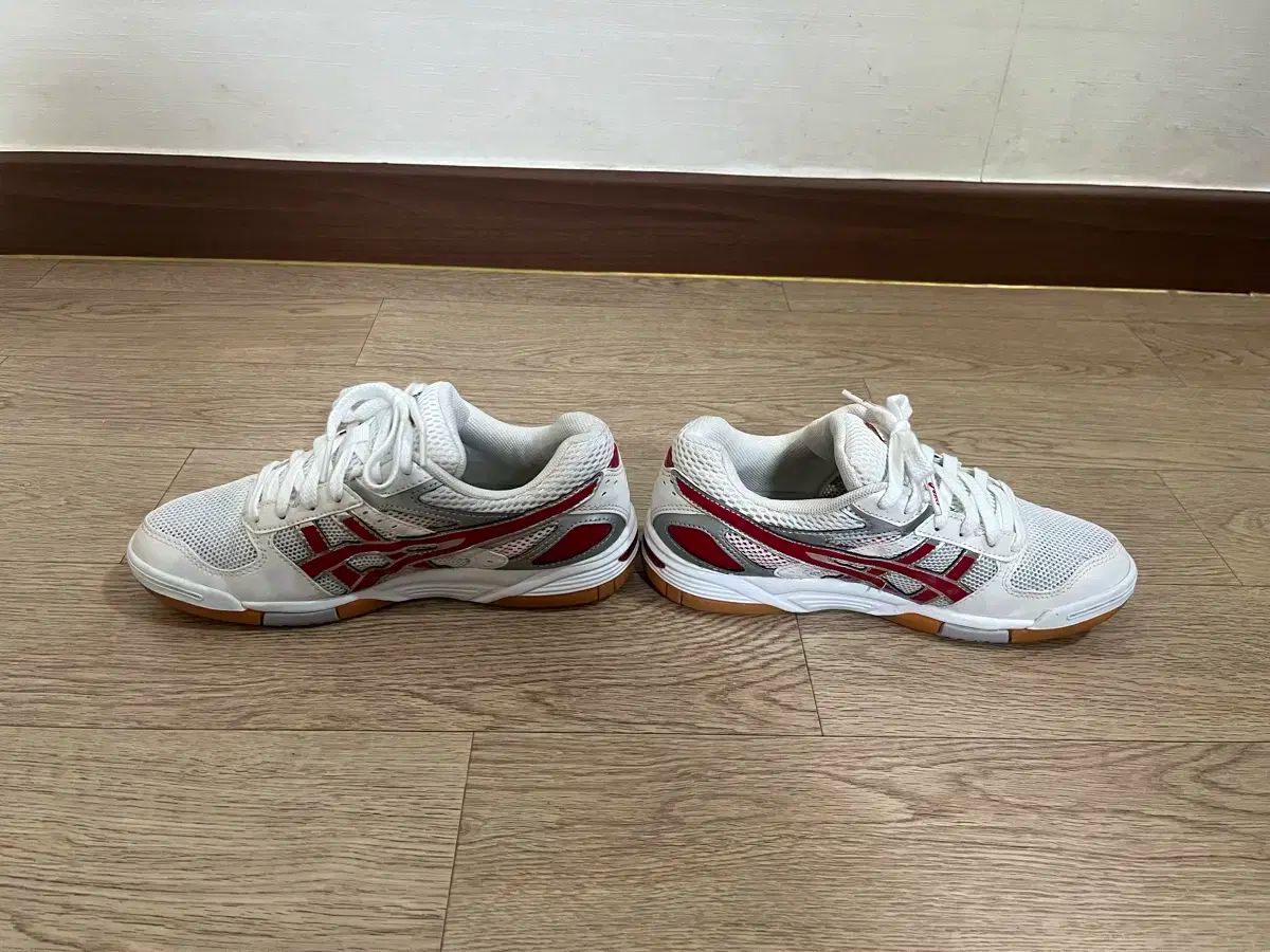 asics アシックス