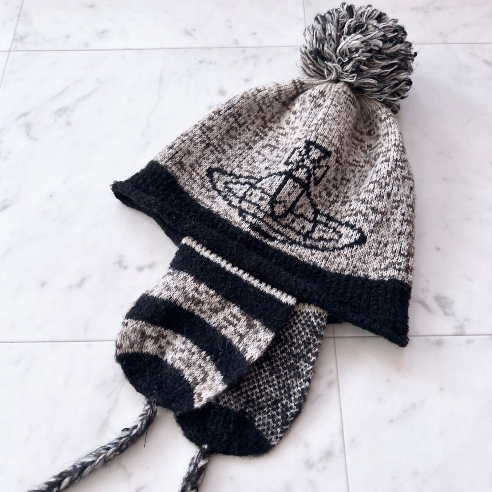 Vivienne Westwood ORB フラップ付ワッチ ニット帽 グレー ポンポン