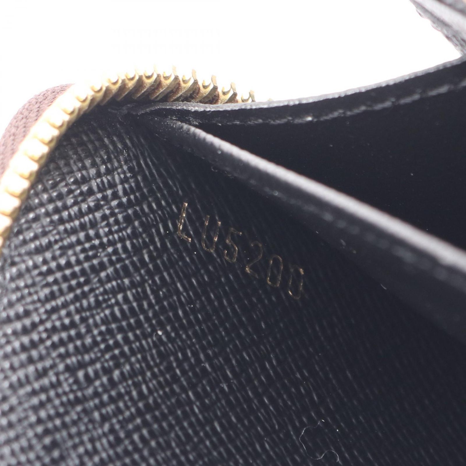 VUITTON