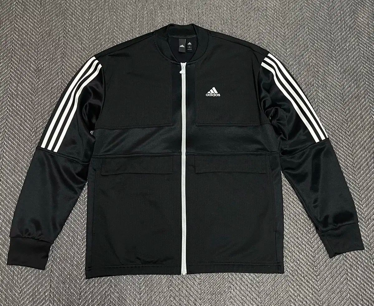 【雷市場（ポンジャン）商品韓国直送】 L アディダス ( adidas ) ジャージ トラックトップス