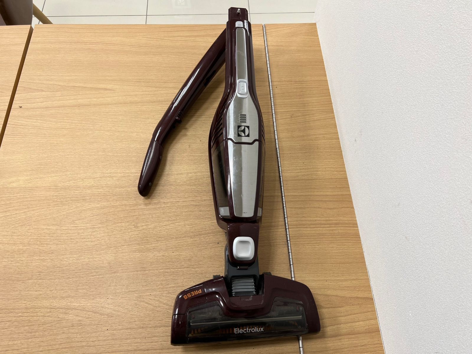 美品】エレクトロラックス スティッククリーナー ZB3513DB 【公式通販】