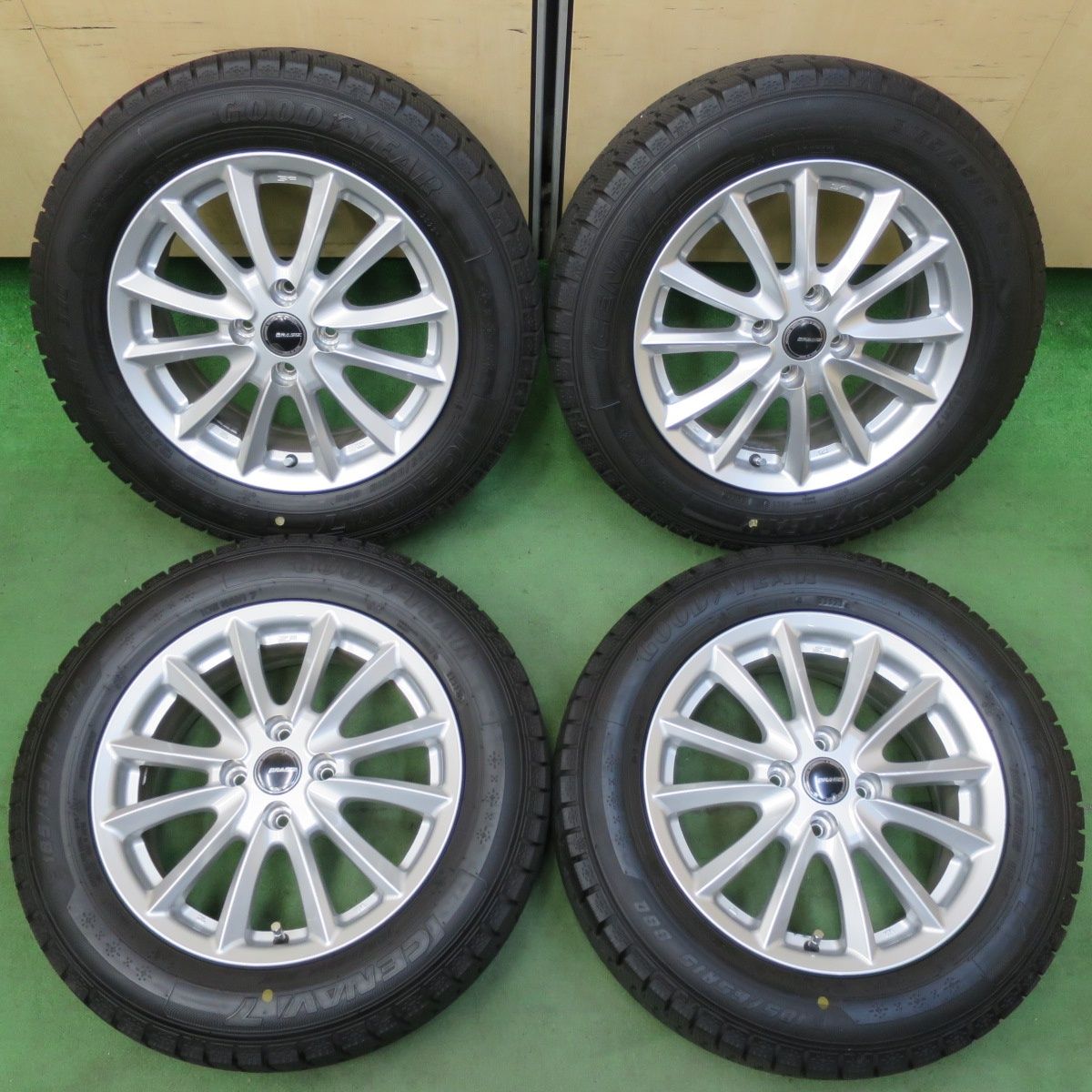 タイヤほぼ未使用！22年！キレイ☆スタッドレス 185/65R15 
