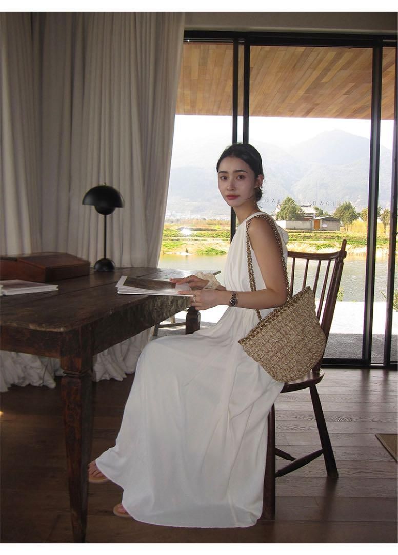 春のフレンチ風ホルターロングワンピース