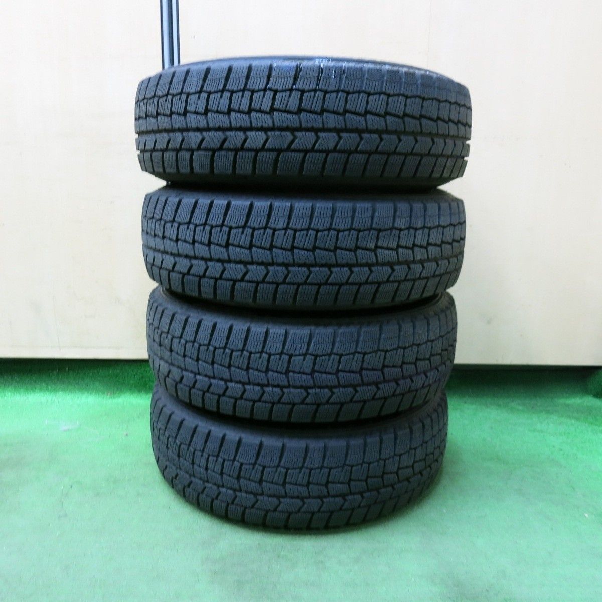 バリ溝！21年！キレイ！9.5分☆スタッドレス 185/70R14