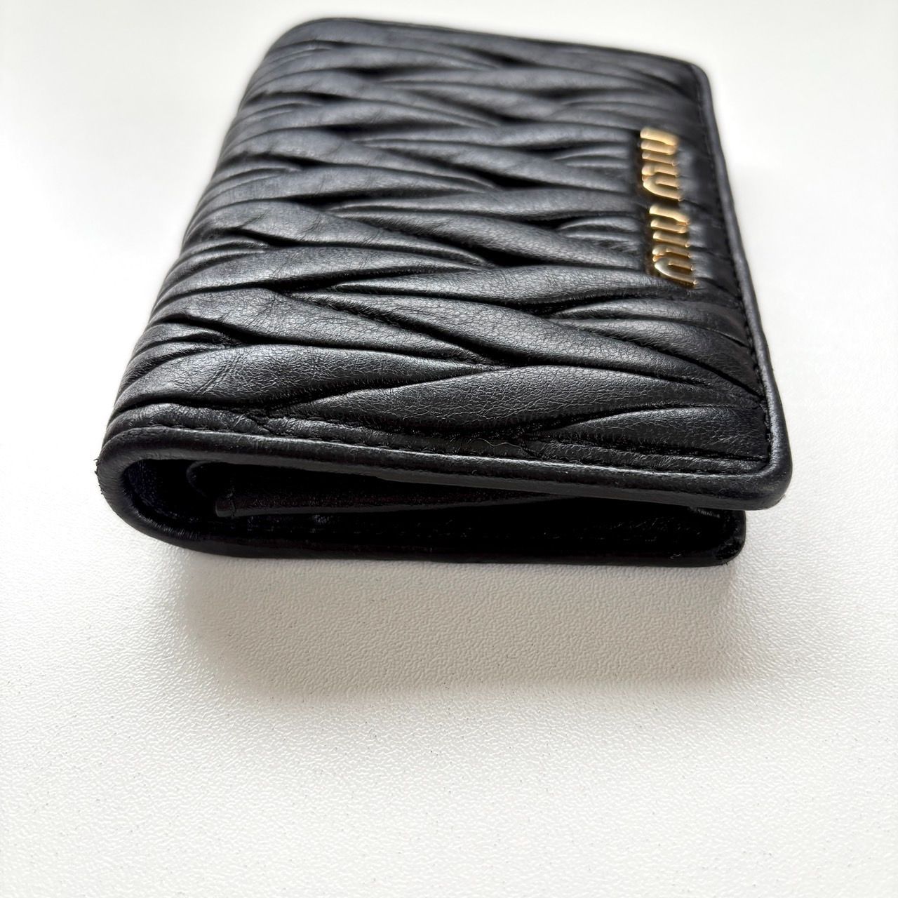 箱付き】 miu miu ミュウミュウ マテラッセ 二つ折り財布