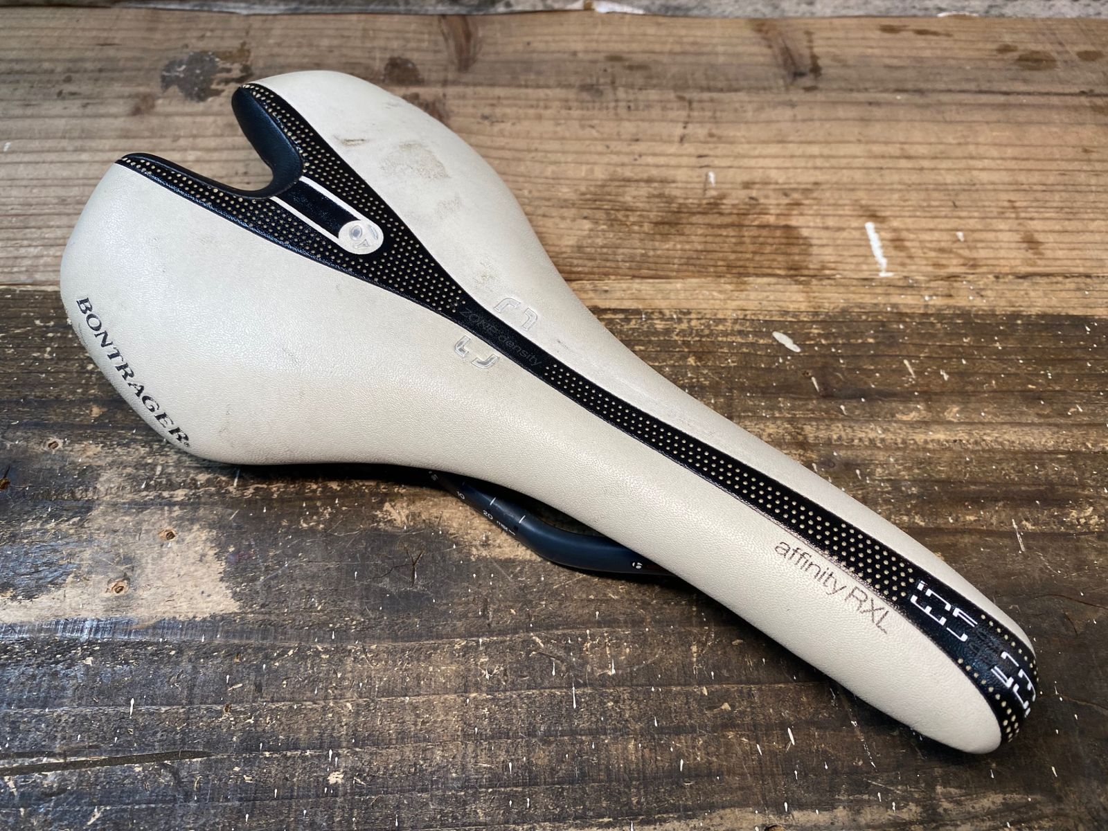 IU697 ボントレガー BONTRAGER アフィニティ Affinity RXL サドル 