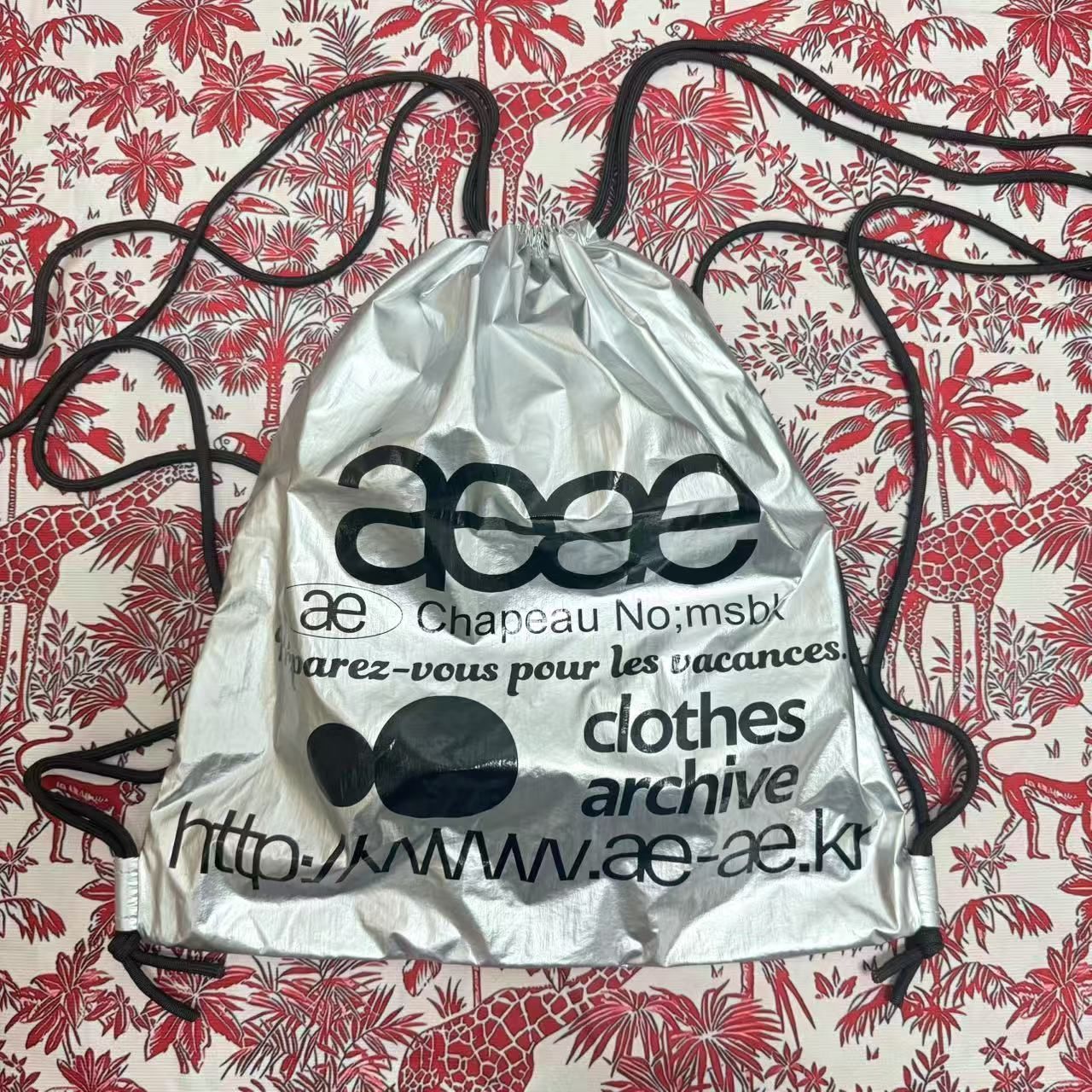 【新品】aeae ナップサック　ジムサック　ロゴ　シルバー 新品未使用】aeae ナップサック シルバー - メルカリ