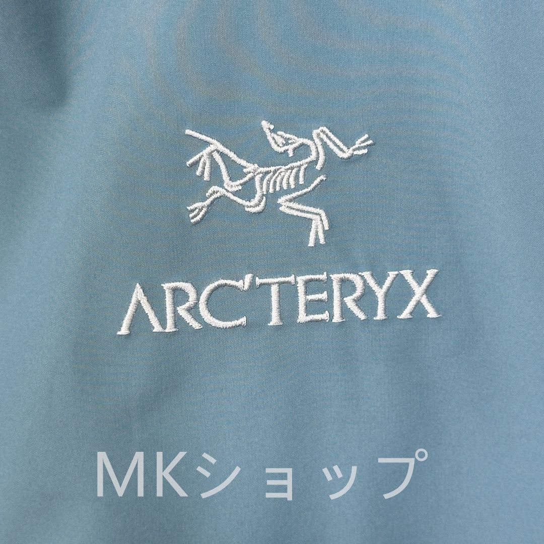 ライトブルー