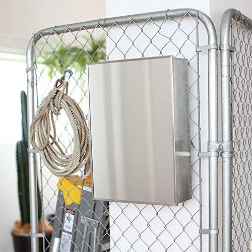 ステンレス素材がクールなミラーキャビネット スチール