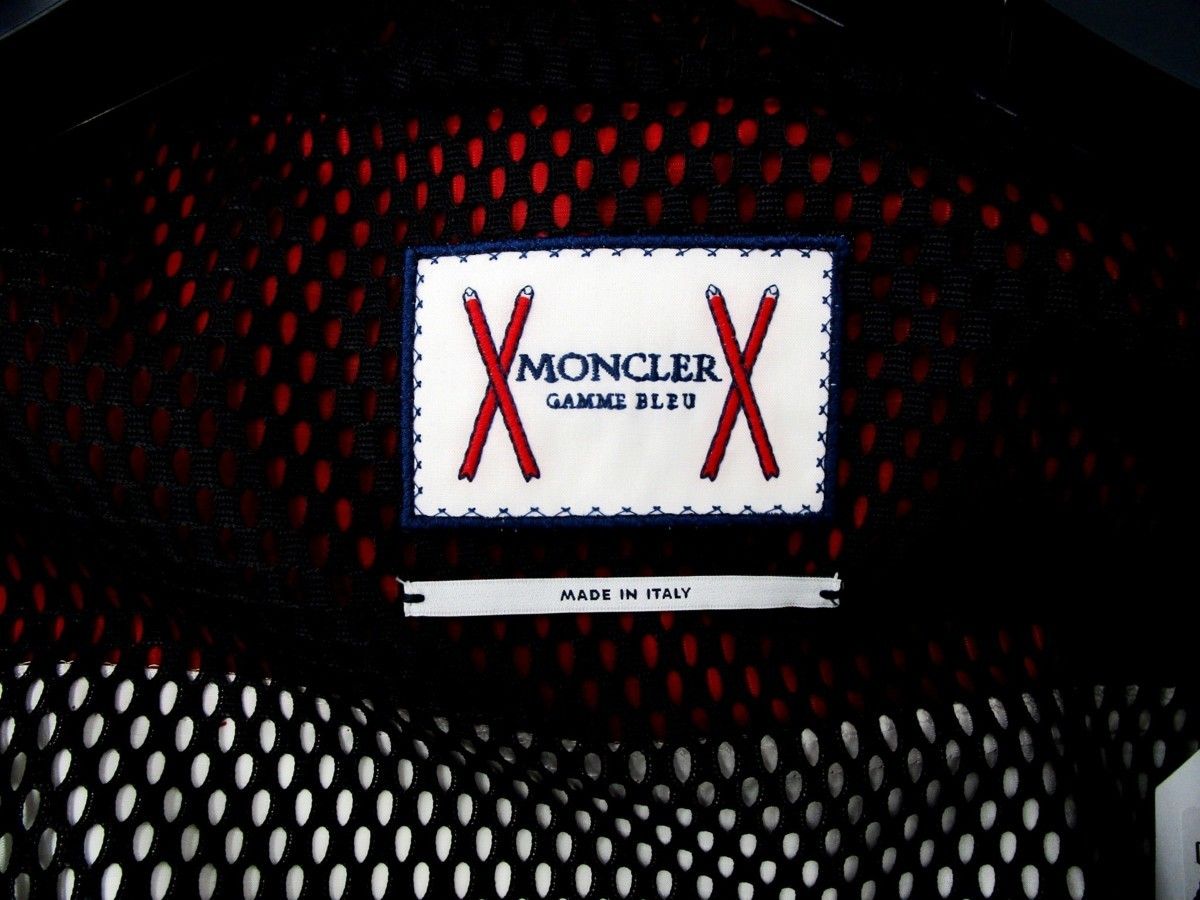 イタリア製 MONCLER GAMME BLEU (モンクレールガムブルー