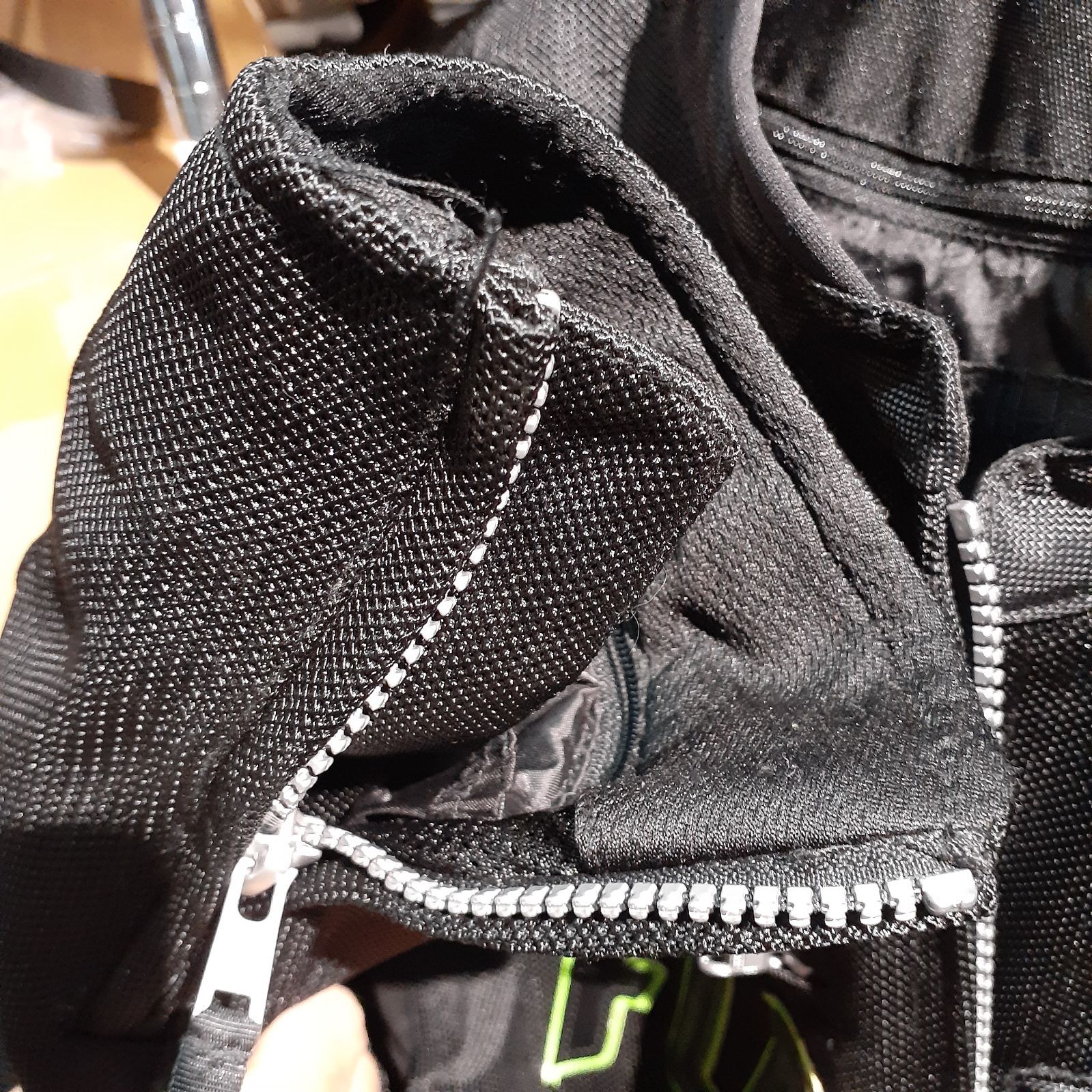 ブラック-グリーン ライダースジャケット