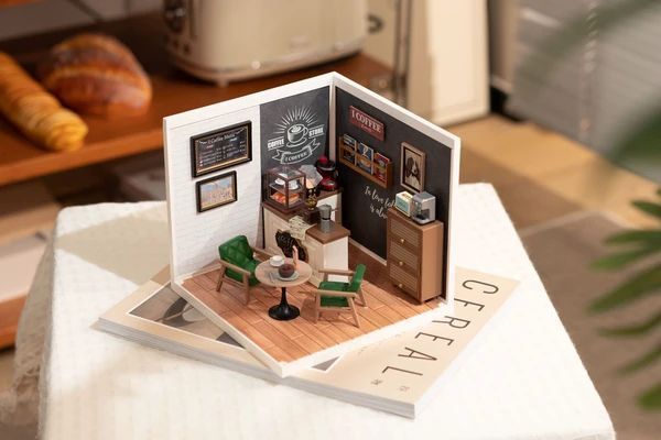 ROLIFE　DIYプラスチックハウス　スーパークリエイターシリーズ　コーヒーラ ROBOTIME ROLIFE DIY ミニチュアハウス スーパークリエイター