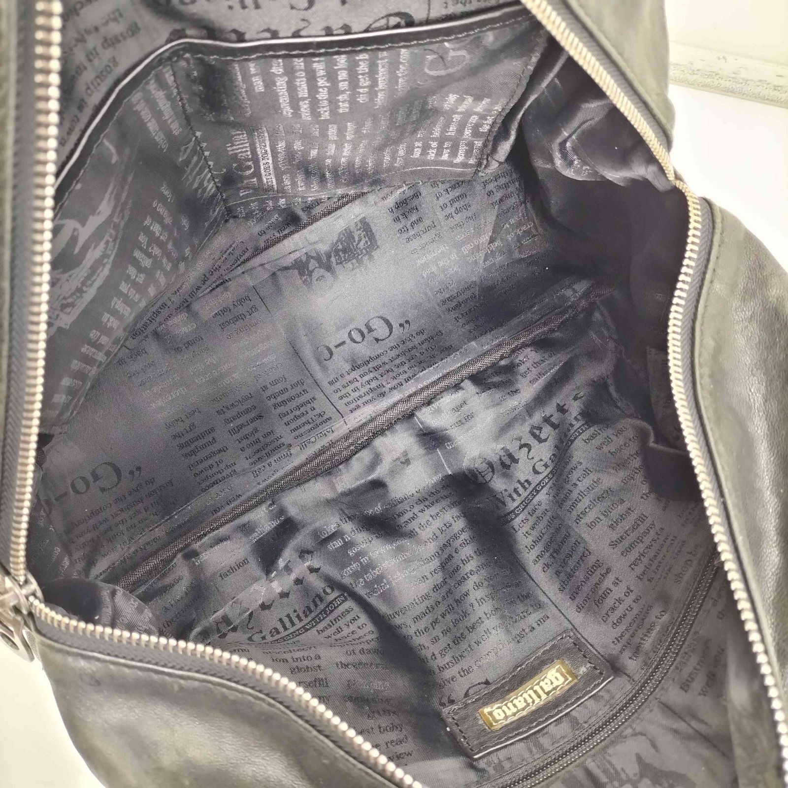 ジョンガリアーノ JOHN GALLIANO 00S イタリア製 gロゴ刻印 メタル 