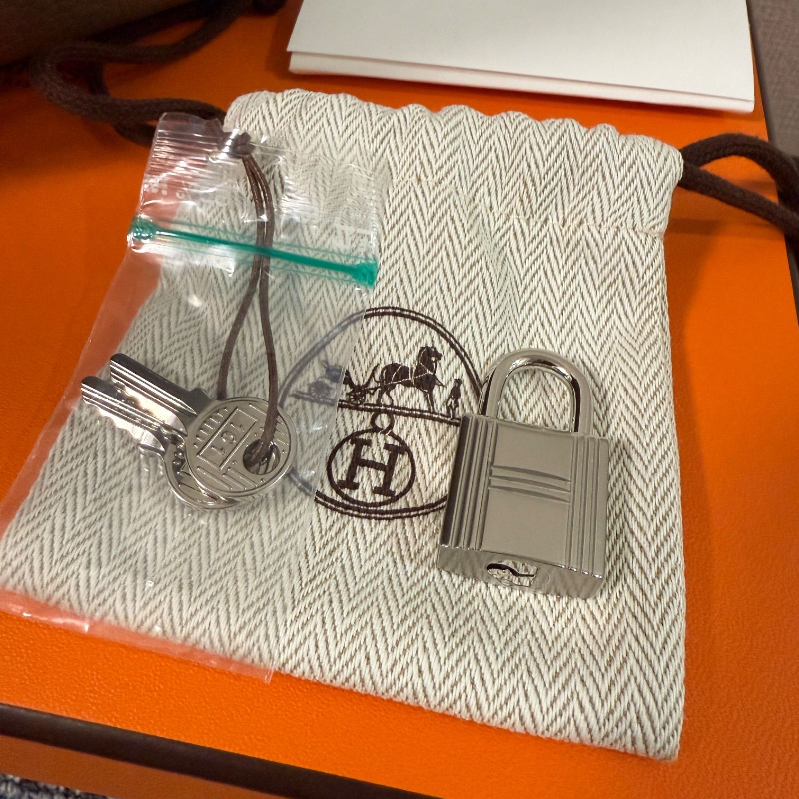 未使用新品】 HERMES ピコタン ロック 18 PM エトゥープ