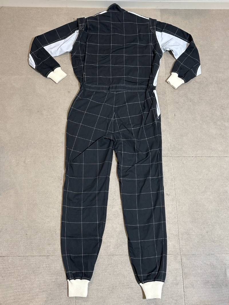 レーシングスーツ