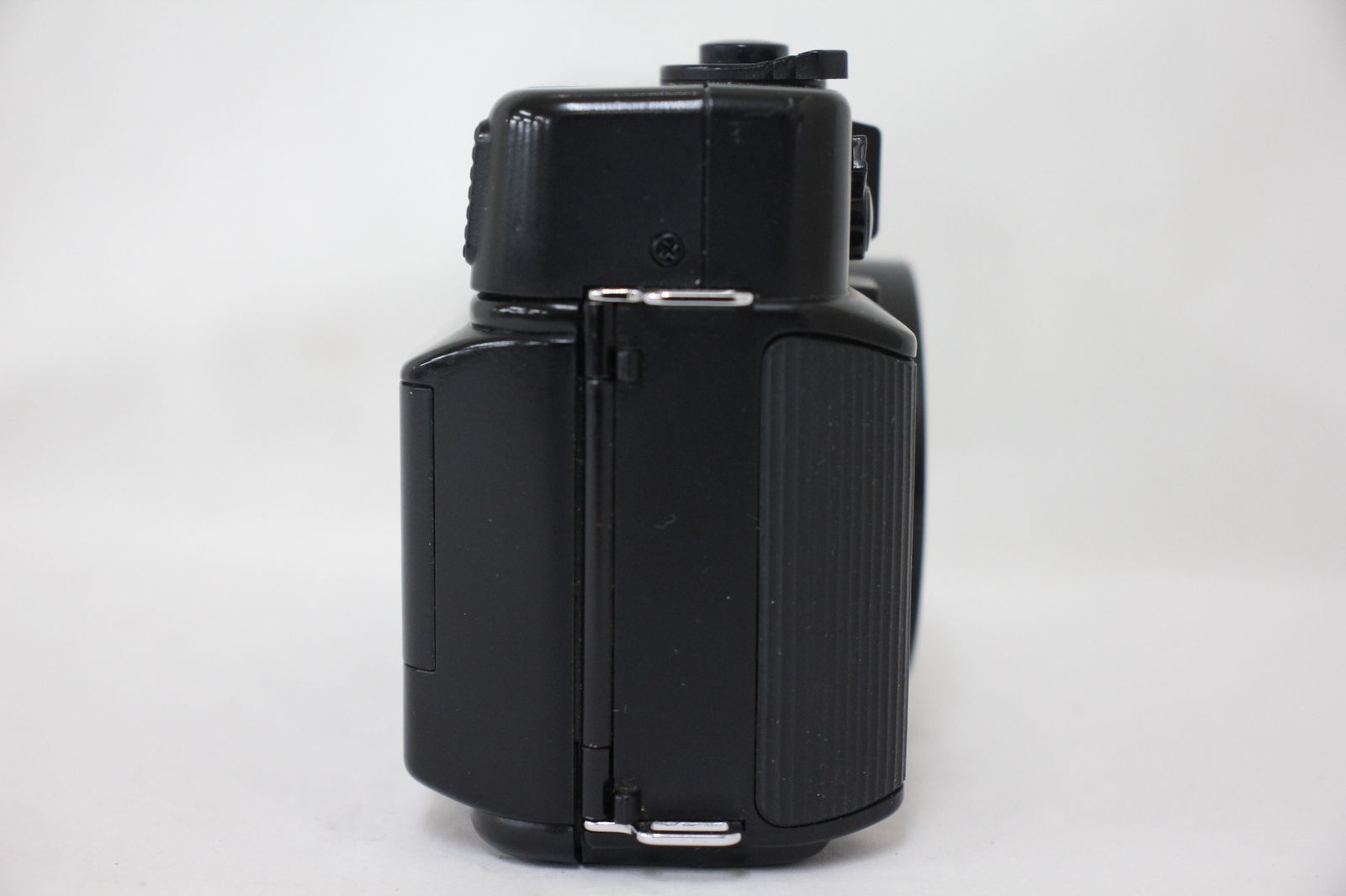 コンパクトカメラ e